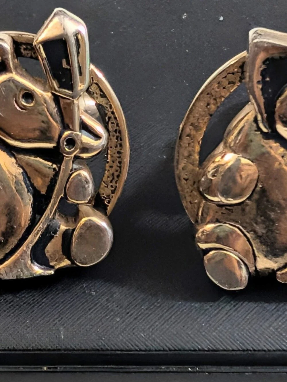 Vintage 1950s Swank Gold Tone Elephant & Street Lamp Novelty Cufflinks By Swank